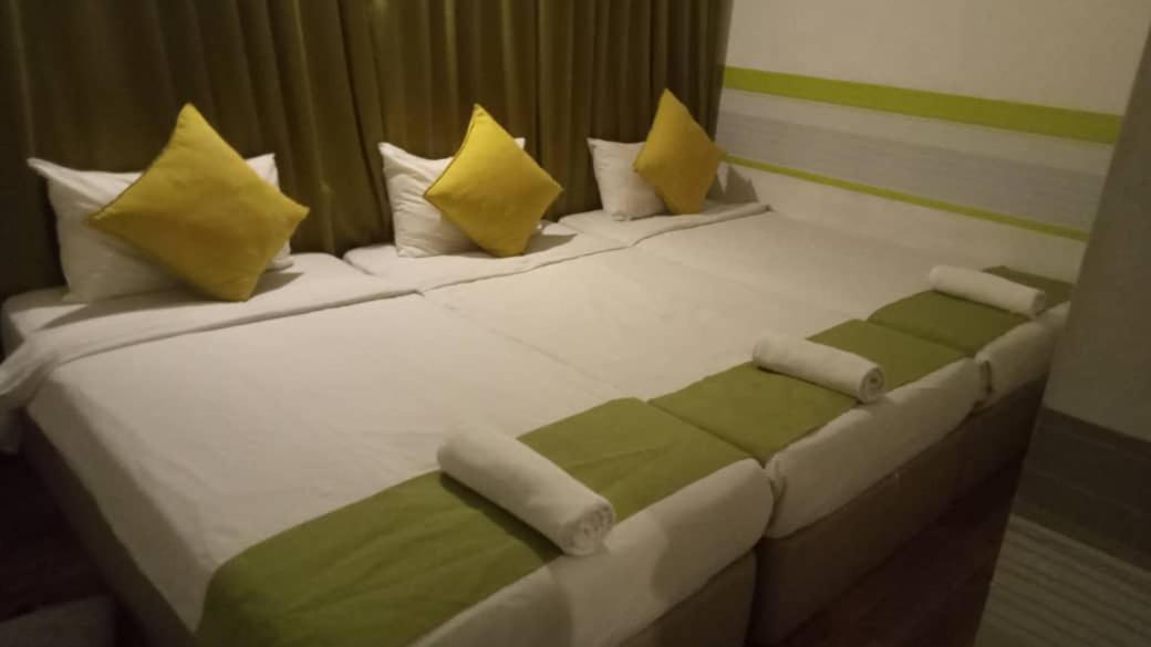 Olive Hotel Джохор-Бару Екстер'єр фото