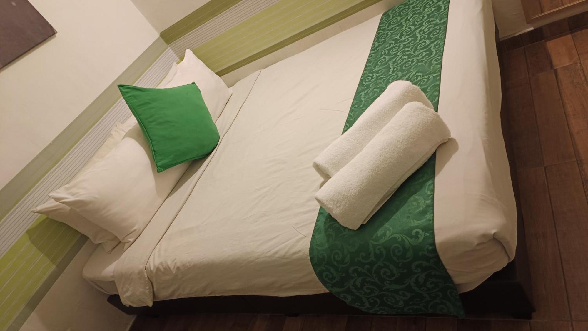 Olive Hotel Джохор-Бару Екстер'єр фото